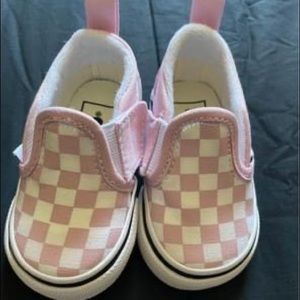 TODDLER CHECKERBOARD SLIP-ON V
LILAC SNOW/TRUE WHITE size 2.0